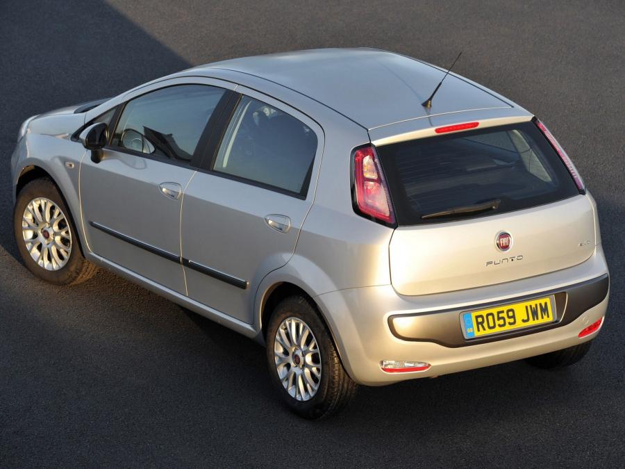  Fiat Punto Evo 5-Door 2010 года  (UK) (фото 13 из 16)